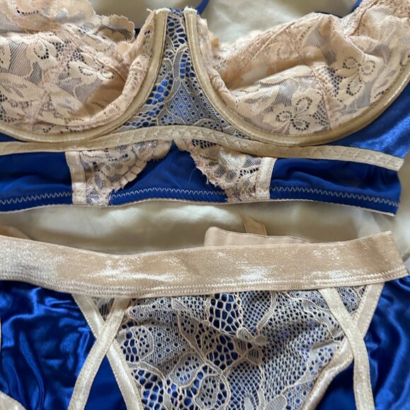 Collection Lingerie Set - New with Tags - Picture 5 of 9